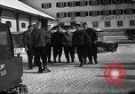 Standbild Ski Patrol School an Skytop Lodge Berchtesgaden Deutschland, 1957, aus Sekunde 32 historischem Filmmaterial Videoclip 65675043164