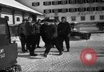 Standbild Ski Patrol School an Skytop Lodge Berchtesgaden Deutschland, 1957, aus Sekunde 33 historischem Filmmaterial Videoclip 65675043164