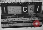 Image skieurs pratique au US Ski Patrol School Berchtesgaden Allemagne, 1957, de la seconde 6 séquences d'archives historiques vidéo 65675043166