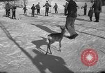 Image skieurs exerçant à l'école de patrouille de ski aux États-Unis Berchtesgaden Allemagne, 1957, de la seconde 16 séquences d'archives historiques vidéo 65675043167