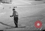 Image skieurs exerçant à l'école de patrouille de ski aux États-Unis Berchtesgaden Allemagne, 1957, de la seconde 47 séquences d'archives historiques vidéo 65675043167