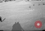 Image skieurs exerçant à l'école de patrouille de ski aux États-Unis Berchtesgaden Allemagne, 1957, de la seconde 50 séquences d'archives historiques vidéo 65675043167