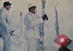 Image troupes ski italiens dans l'exercise de l'OTAN " Arctic Express" Norvège, 1970, de la seconde 35 séquences d'archives historiques vidéo 65675043178