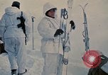 Image troupes ski italiens dans l'exercise de l'OTAN " Arctic Express" Norvège, 1970, de la seconde 36 séquences d'archives historiques vidéo 65675043178