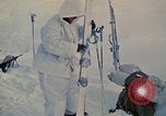 Image troupes ski italiens dans l'exercise de l'OTAN " Arctic Express" Norvège, 1970, de la seconde 40 séquences d'archives historiques vidéo 65675043178