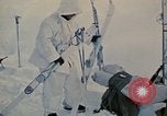 Image troupes ski italiens dans l'exercise de l'OTAN " Arctic Express" Norvège, 1970, de la seconde 44 séquences d'archives historiques vidéo 65675043178