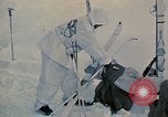 Image troupes ski italiens dans l'exercise de l'OTAN " Arctic Express" Norvège, 1970, de la seconde 45 séquences d'archives historiques vidéo 65675043178