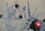 Image troupes ski italiens dans l'exercise de l'OTAN " Arctic Express" Norvège, 1970, de la seconde 51 séquences d'archives historiques vidéo 65675043178