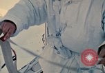 Image troupes ski italiens dans l'exercise de l'OTAN " Arctic Express" Norvège, 1970, de la seconde 61 séquences d'archives historiques vidéo 65675043178