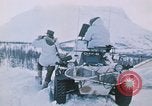 Standbild italienische Soldaten in NATO-Übung "Arctic Express" Norwegen, 1970, aus Sekunde 10 historischem Filmmaterial Videoclip 65675043182