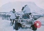 Standbild italienische Soldaten in NATO-Übung "Arctic Express" Norwegen, 1970, aus Sekunde 12 historischem Filmmaterial Videoclip 65675043182