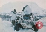 Standbild italienische Soldaten in NATO-Übung "Arctic Express" Norwegen, 1970, aus Sekunde 15 historischem Filmmaterial Videoclip 65675043182