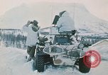 Standbild italienische Soldaten in NATO-Übung "Arctic Express" Norwegen, 1970, aus Sekunde 17 historischem Filmmaterial Videoclip 65675043182