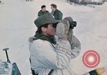 Standbild italienische Soldaten in NATO-Übung "Arctic Express" Norwegen, 1970, aus Sekunde 46 historischem Filmmaterial Videoclip 65675043182