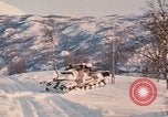 Standbild die NATO-Truppen in Betrieb "Arctic Express" Norwegen, 1970, aus Sekunde 52 historischem Filmmaterial Videoclip 65675043183