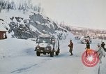 Standbild NATO "Arctic Express" Übung durchgeführt in Norwegen 1970 Norwegen, 1970, aus Sekunde 55 historischem Filmmaterial Videoclip 65675043184