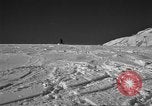 Standbild Ski patrol Personal Garmisch-Partenkirchen Deutschland, 1965, aus Sekunde 4 historischem Filmmaterial Videoclip 65675043206