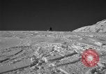Standbild Ski patrol Personal Garmisch-Partenkirchen Deutschland, 1965, aus Sekunde 6 historischem Filmmaterial Videoclip 65675043206