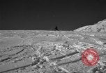 Standbild Ski patrol Personal Garmisch-Partenkirchen Deutschland, 1965, aus Sekunde 9 historischem Filmmaterial Videoclip 65675043206