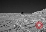 Standbild Ski patrol Personal Garmisch-Partenkirchen Deutschland, 1965, aus Sekunde 12 historischem Filmmaterial Videoclip 65675043206