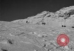 Standbild Ski patrol Personal Garmisch-Partenkirchen Deutschland, 1965, aus Sekunde 24 historischem Filmmaterial Videoclip 65675043206