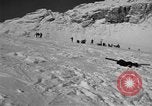 Standbild Ski patrol Personal Garmisch-Partenkirchen Deutschland, 1965, aus Sekunde 37 historischem Filmmaterial Videoclip 65675043206