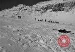 Standbild Ski patrol Personal Garmisch-Partenkirchen Deutschland, 1965, aus Sekunde 39 historischem Filmmaterial Videoclip 65675043206