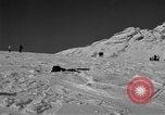Standbild Ski patrol Personal Garmisch-Partenkirchen Deutschland, 1965, aus Sekunde 44 historischem Filmmaterial Videoclip 65675043206