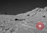 Standbild Ski patrol Personal Garmisch-Partenkirchen Deutschland, 1965, aus Sekunde 45 historischem Filmmaterial Videoclip 65675043206
