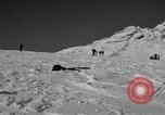 Standbild Ski patrol Personal Garmisch-Partenkirchen Deutschland, 1965, aus Sekunde 46 historischem Filmmaterial Videoclip 65675043206
