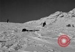 Standbild Ski patrol Personal Garmisch-Partenkirchen Deutschland, 1965, aus Sekunde 49 historischem Filmmaterial Videoclip 65675043206