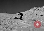 Standbild Ski patrol Personal Garmisch-Partenkirchen Deutschland, 1965, aus Sekunde 54 historischem Filmmaterial Videoclip 65675043206