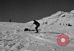 Standbild Ski patrol Personal Garmisch-Partenkirchen Deutschland, 1965, aus Sekunde 55 historischem Filmmaterial Videoclip 65675043206