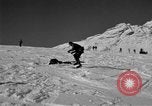 Standbild Ski patrol Personal Garmisch-Partenkirchen Deutschland, 1965, aus Sekunde 56 historischem Filmmaterial Videoclip 65675043206