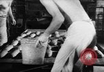 Image Bakery Berlin Allemagne, 1948, de la seconde 18 séquences d'archives historiques vidéo 65675043213