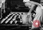 Image Bakery Berlin Allemagne, 1948, de la seconde 19 séquences d'archives historiques vidéo 65675043213