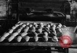 Image Bakery Berlin Allemagne, 1948, de la seconde 20 séquences d'archives historiques vidéo 65675043213