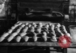 Image Bakery Berlin Allemagne, 1948, de la seconde 21 séquences d'archives historiques vidéo 65675043213