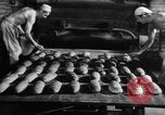 Image Bakery Berlin Allemagne, 1948, de la seconde 31 séquences d'archives historiques vidéo 65675043213