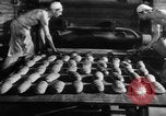 Image Bakery Berlin Allemagne, 1948, de la seconde 34 séquences d'archives historiques vidéo 65675043213