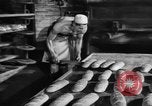 Image Bakery Berlin Allemagne, 1948, de la seconde 44 séquences d'archives historiques vidéo 65675043213