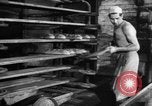 Image Bakery Berlin Allemagne, 1948, de la seconde 51 séquences d'archives historiques vidéo 65675043213