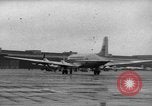 Standbild C-54 Skymaster Berlin Deutschland, 1948, aus Sekunde 10 historischem Filmmaterial Videoclip 65675043214