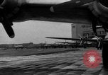 Standbild C-54 Skymaster Berlin Deutschland, 1948, aus Sekunde 11 historischem Filmmaterial Videoclip 65675043214