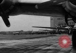 Standbild C-54 Skymaster Berlin Deutschland, 1948, aus Sekunde 15 historischem Filmmaterial Videoclip 65675043214