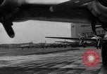 Standbild C-54 Skymaster Berlin Deutschland, 1948, aus Sekunde 18 historischem Filmmaterial Videoclip 65675043214