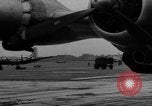 Standbild C-54 Skymaster Berlin Deutschland, 1948, aus Sekunde 19 historischem Filmmaterial Videoclip 65675043214