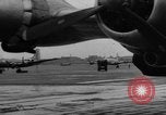 Standbild C-54 Skymaster Berlin Deutschland, 1948, aus Sekunde 26 historischem Filmmaterial Videoclip 65675043214