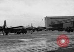 Standbild C-54 Skymaster Berlin Deutschland, 1948, aus Sekunde 35 historischem Filmmaterial Videoclip 65675043214