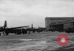 Standbild C-54 Skymaster Berlin Deutschland, 1948, aus Sekunde 36 historischem Filmmaterial Videoclip 65675043214